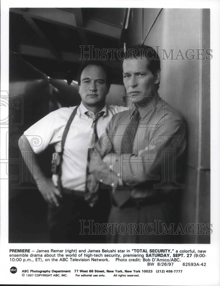 1997 Press Photo James Remar and James Belushi stars of Total Security TV Show - Historic Images