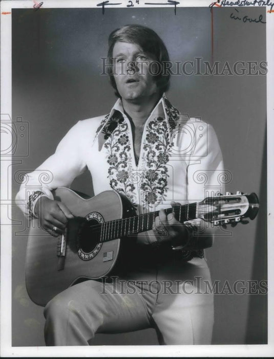 1976 Press Photo Glenn Campbell - cvp07536 - Historic Images