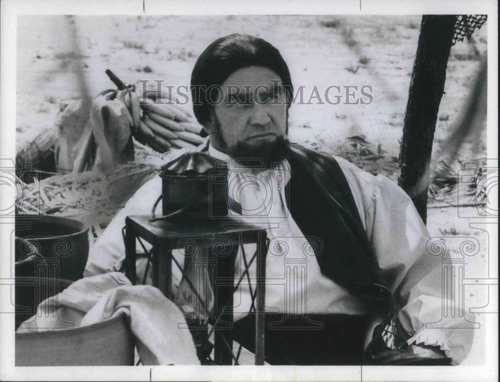 1976 Press Photo Edward Asner in Roots - cvp13529 - Historic Images