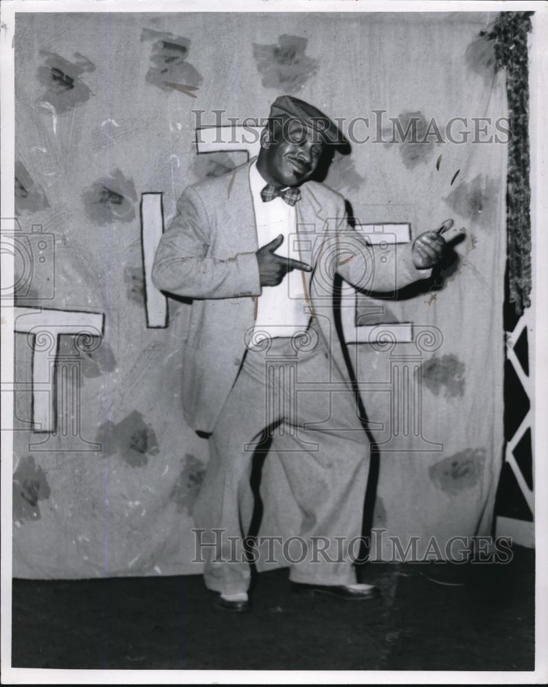1958 Press Photo Nolan D. Bell in Pajama Game - cvp00980 - Historic Images