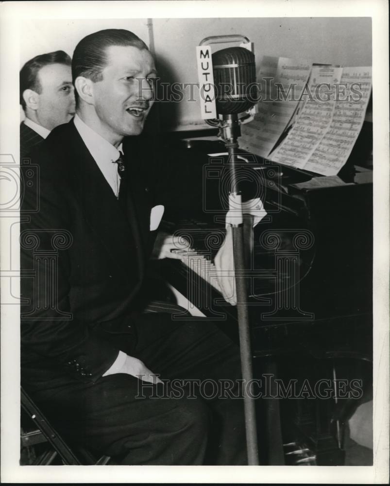 1944 Press Photo Jack Berch Baritone Singer Artie Dunn Pianist - cvp01294 - Historic Images