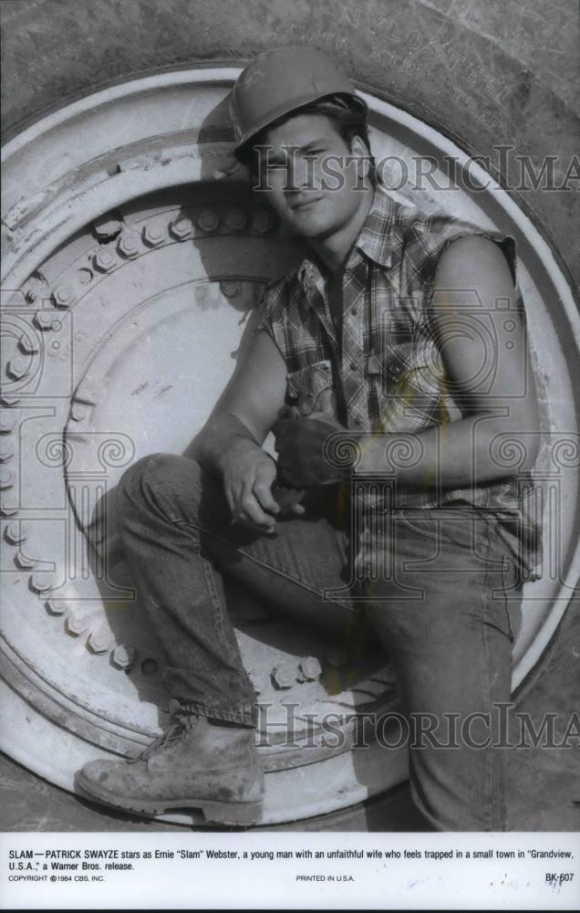 1984 Press Photo Patrick Swayze as Ernie Slam Webster in Grandview, U.S. A. - Historic Images