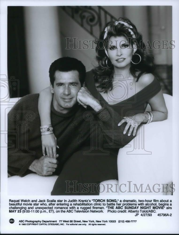 1993 Press Photo Raquel Welch &amp; Jack Scalia in Torch Song - cvp19698 - Historic Images