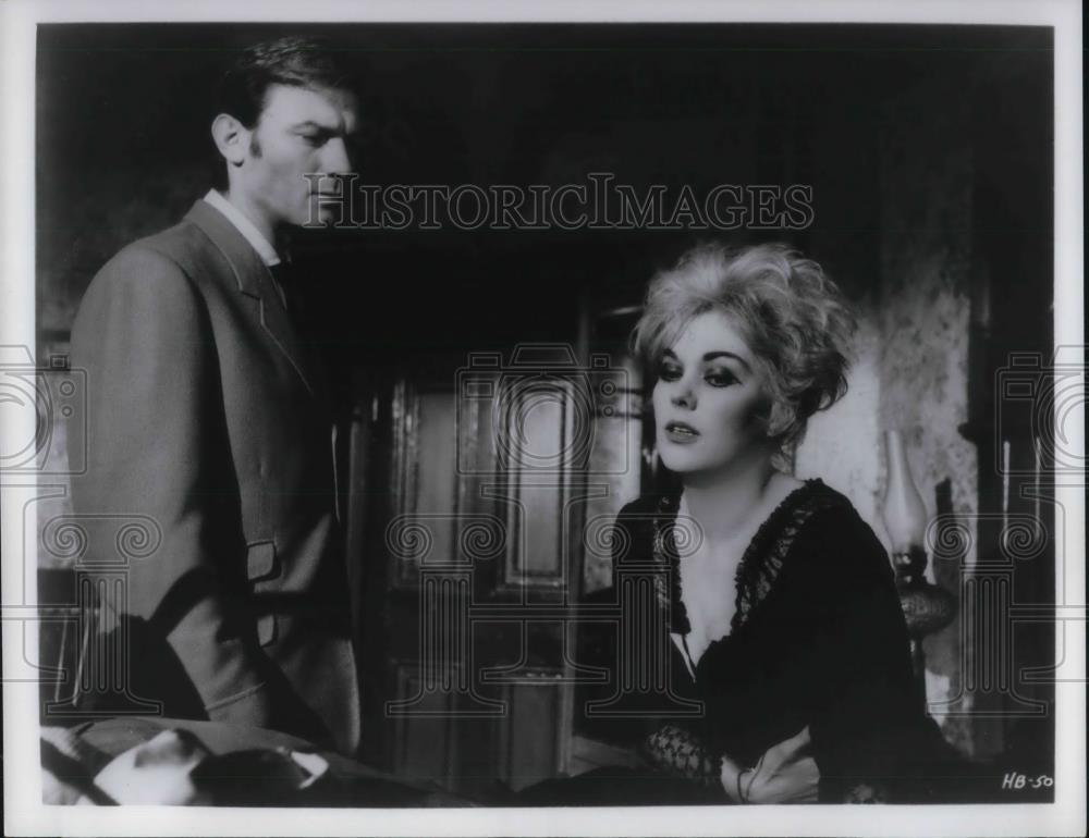 1965 Press Photo Laurence Harvey and Kim Novak star in Of Human Bondage - Historic Images
