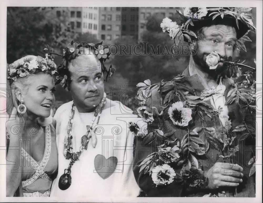 1967 Press Photo Nancy Ames Tim Conway Red Skelton on The Red Skelton Hour - Historic Images