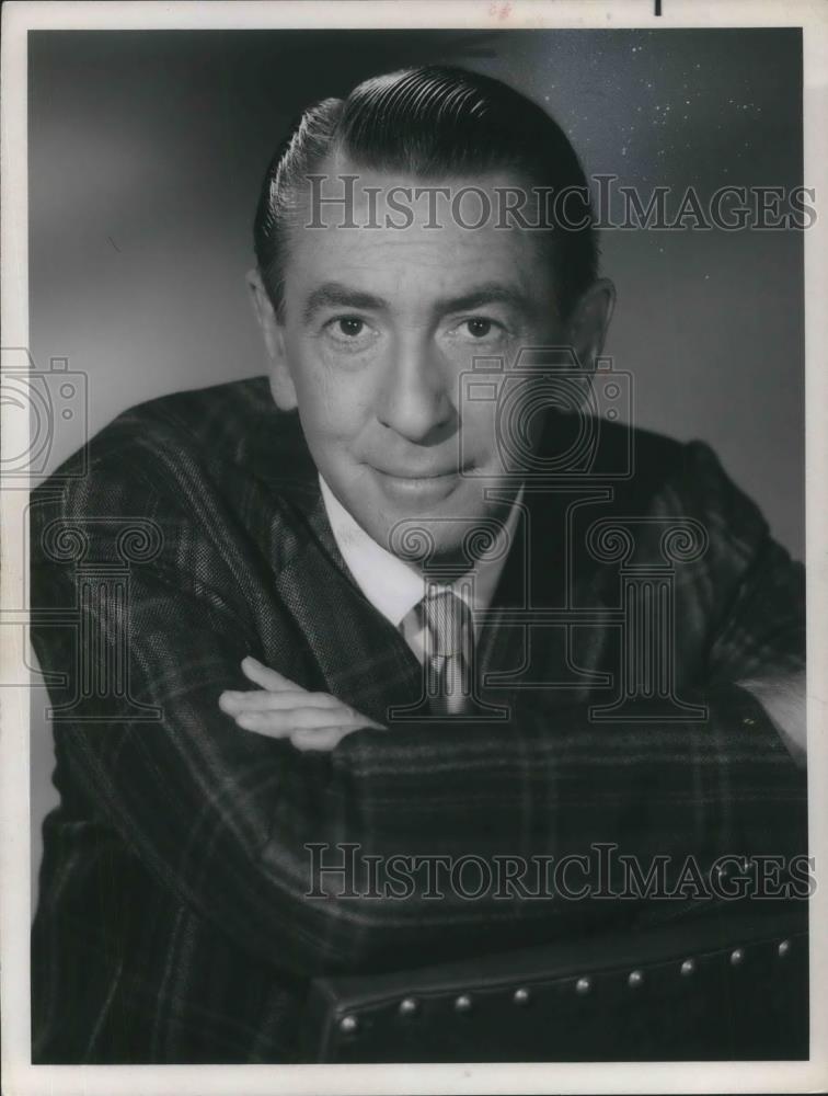 1969 Press Photo Macdonald Carey star of Days of Our Lives - cvp07874 - Historic Images