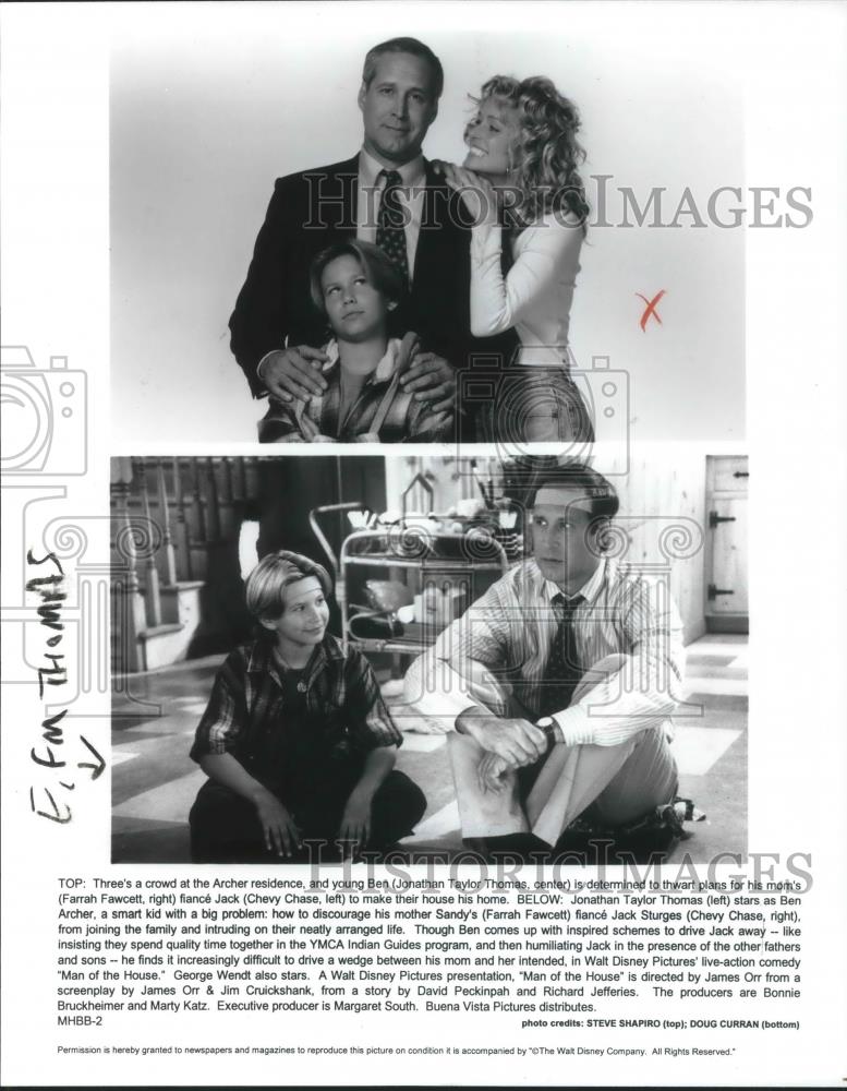 1995 Press Photo Chevy Chase Jonathan Taylor Thomas Farrah Fawcett Actress - Historic Images