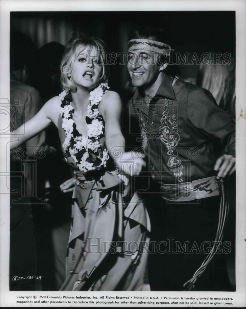 1970 Press Photo Goldie Hawn Peter Sellers Theres A Girl In My Soup - cvp16109 - Historic Images