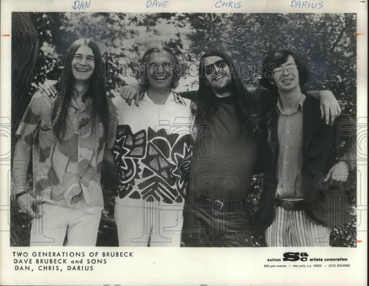1977 Press Photo Dave Brubeck with sons Dan Chris and Darius Jazz Pianist - Historic Images