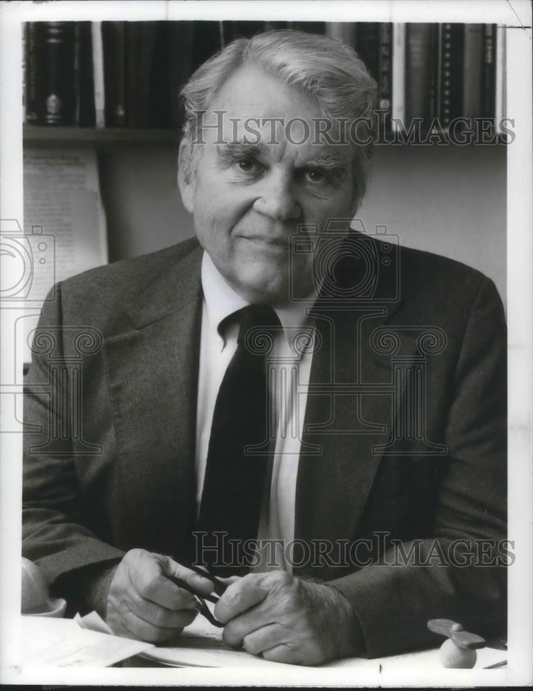 1989 Press Photo Andy Rooney in A Year with Andy Rooney: 1989 - cvp09894 - Historic Images