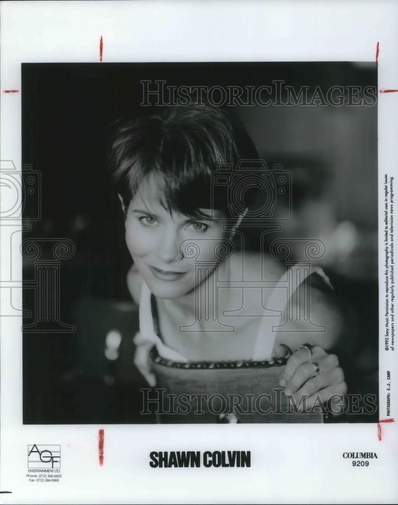 1992 Press Photo Shawn Colvin Contemporary Folk Singer Songwriter Musician - Historic Images