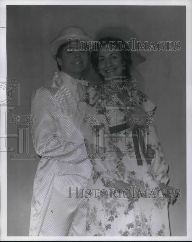 1974 Press Photo Barry Frey and Roselle Loizzi in Yankee Doodle Play - cvp12158 - Historic Images