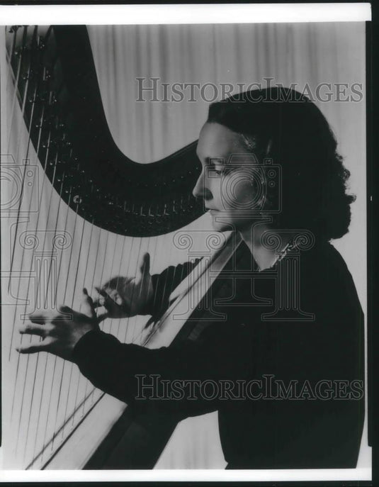 1997 Press Photo Alice Chalifaux Harpist Cleveland Orchestra 1931-1974 - Historic Images