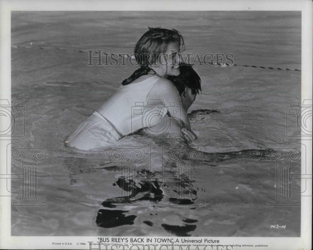 1965 Press Photo Ann-Margret and Michael Pardes in Bus Riley's Back in Town - Historic Images