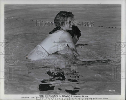 1965 Press Photo Ann-Margret and Michael Pardes in Bus Riley's Back in Town - Historic Images