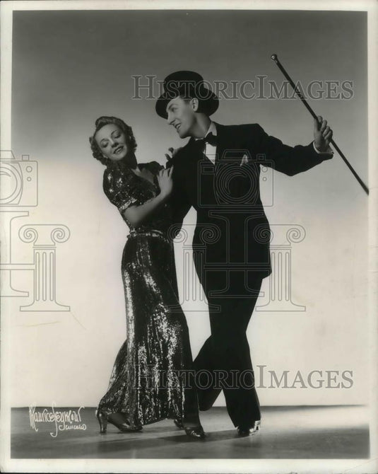 1942 Press Photo The Hartwells Alpine Village Entertainers - cvp16997 - Historic Images