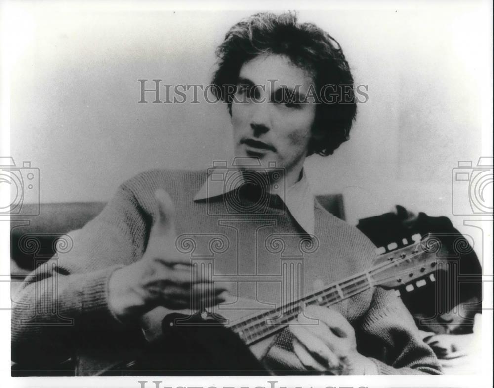 1982 Press Photo Martin Best Singer Lutenist Guitarist Composer - cvp02809 - Historic Images