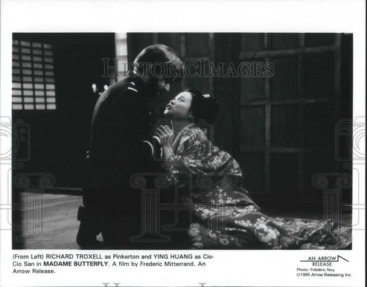 1996 Press Photo Richard Troxell and Ying Huang star in Madame Butterfly - Historic Images