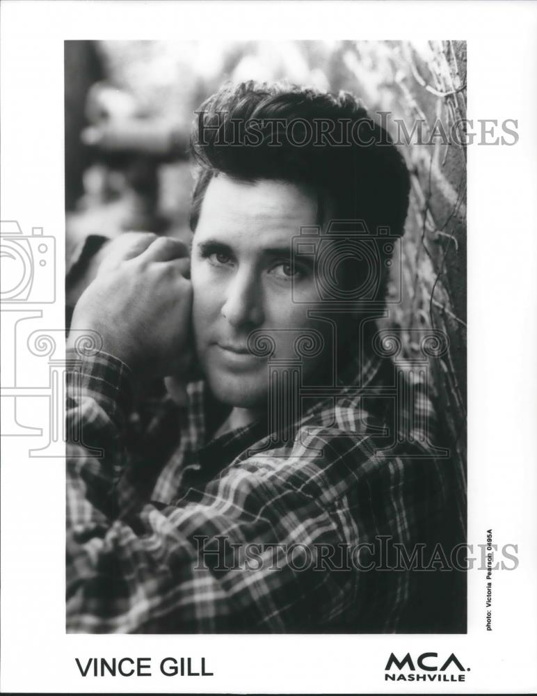 1997 Press Photo Vince Gill - cvp13780 - Historic Images