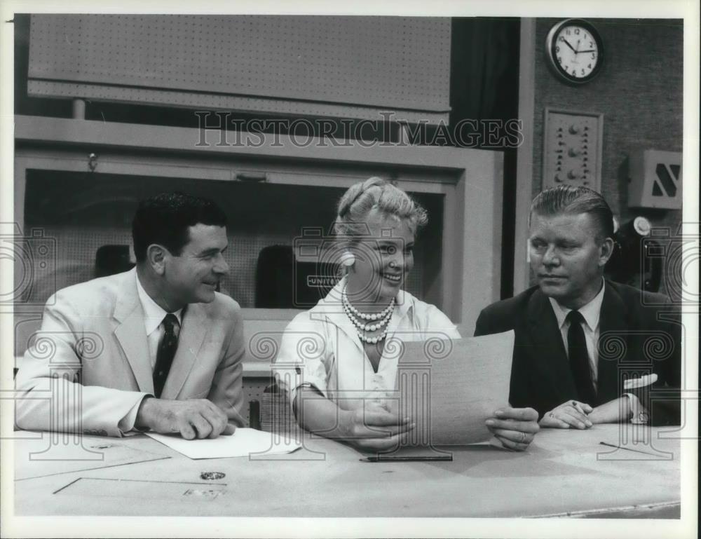 1958 Press Photo Frank Blair, Jack Lescoulie &amp; Betsy Palmer of Today - cvp10313 - Historic Images