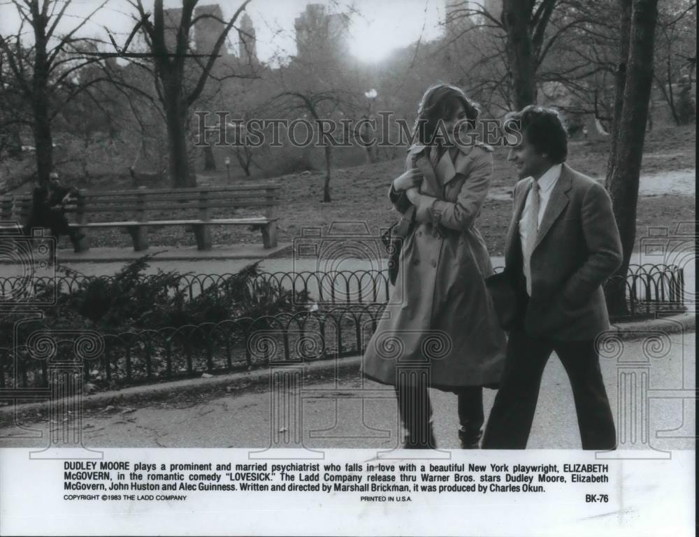1983 Press Photo Dudley Moore &amp; Elizabeth McGovern in Lovesick - cvp09436 - Historic Images