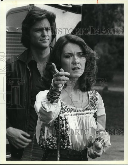 1980 Press Photo Eddie Benton and Greg Evigan on BJ and the Bear - cvp01044 - Historic Images