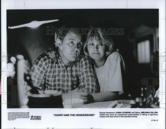 1987 Press Photo JOhn Lithgow & Melinda Collin in Harry and The Hendersons - Historic Images