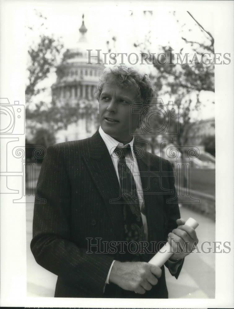 1989 Press Photo William Katt on The Top of the ill - cvp10739 - Historic Images