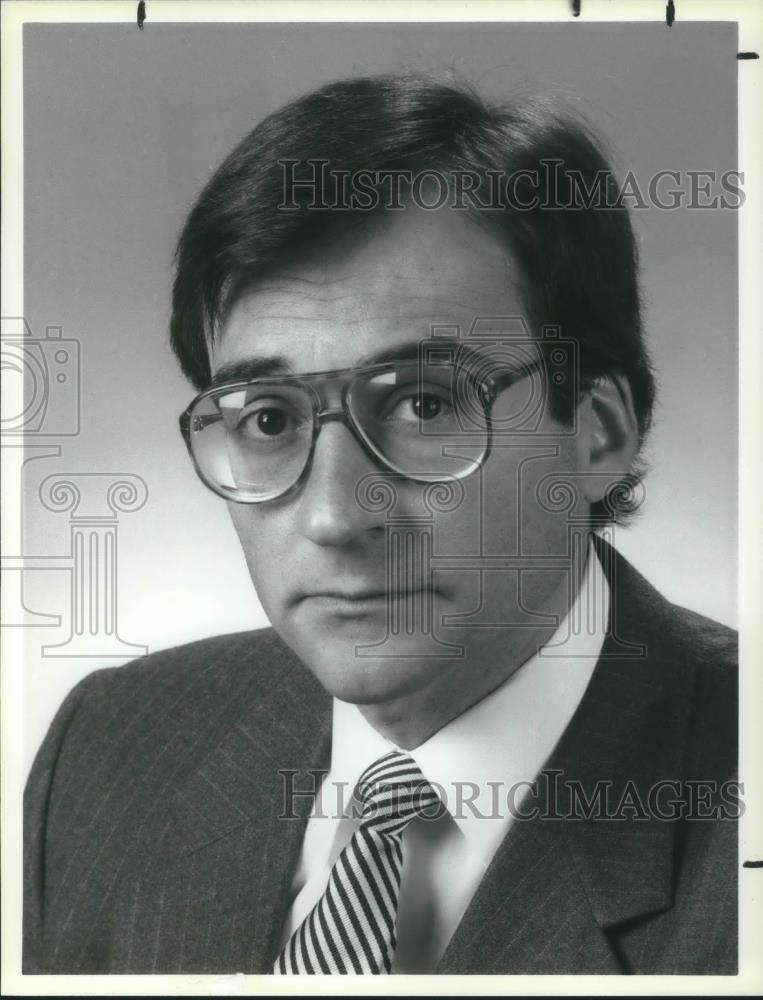1988 Press Photo MIchael Eskridge Executive VP Olympics - cvp06192 - Historic Images