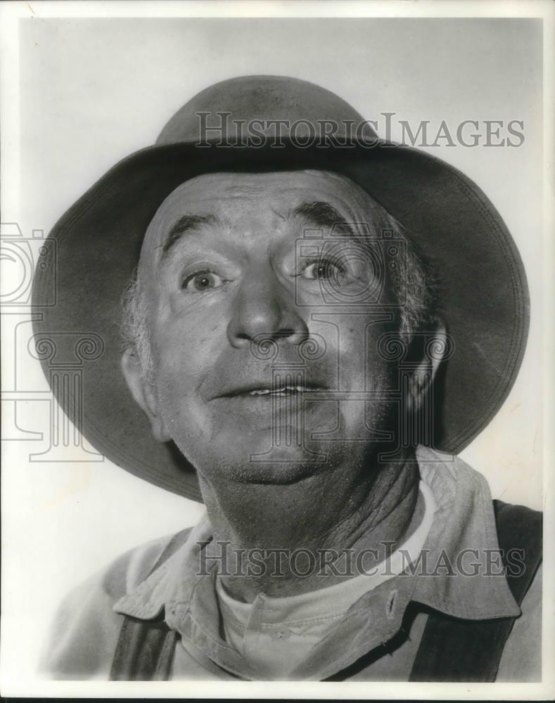 1961 Press Photo Walter Brennan on The Real McCoys - cvp09238 - Historic Images