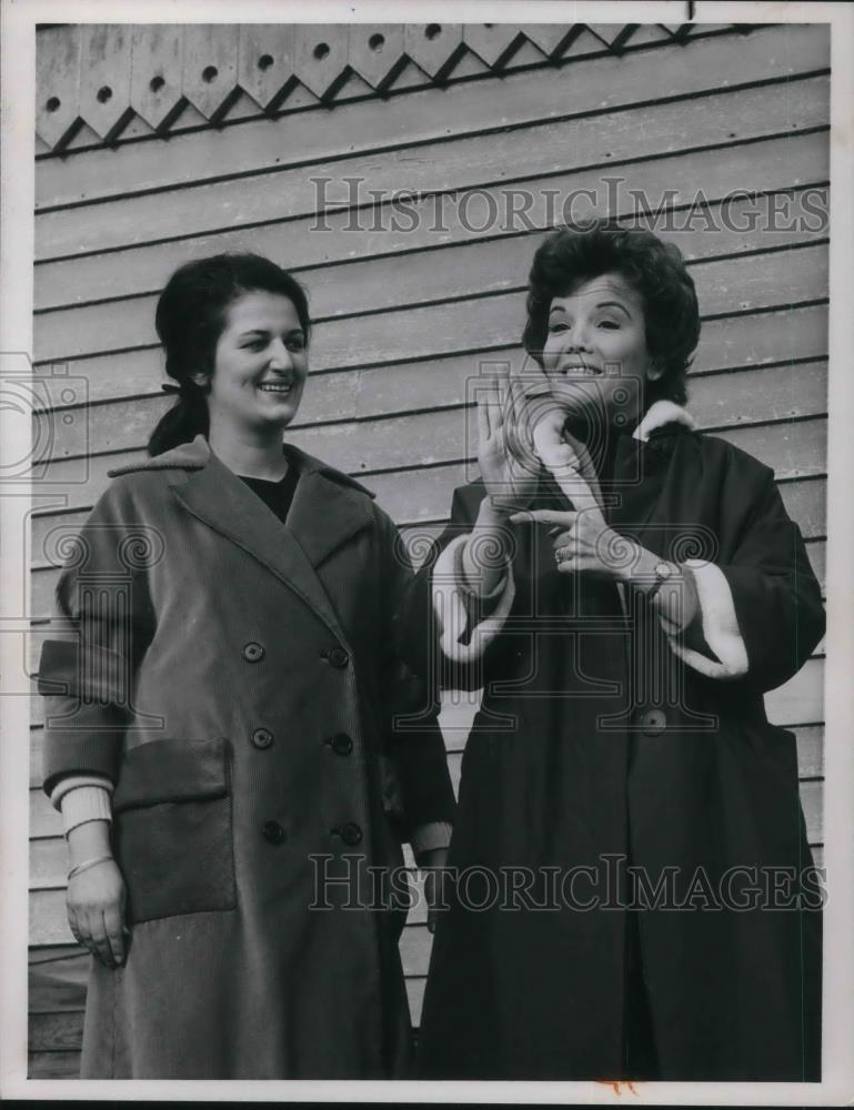 1967 Press Photo June Russie and Nanette Fabray - cvp15435 - Historic Images