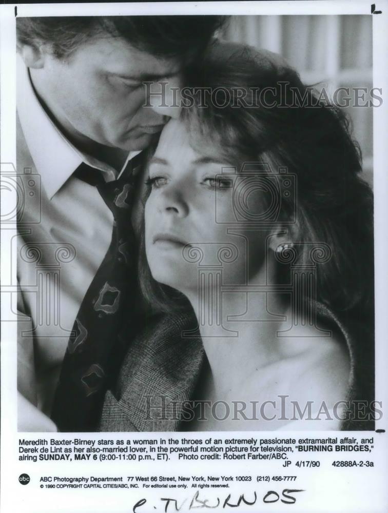 1990 Press Photo Meredith Baxter-Birney and Derek de Lint in Burning Bridges - Historic Images