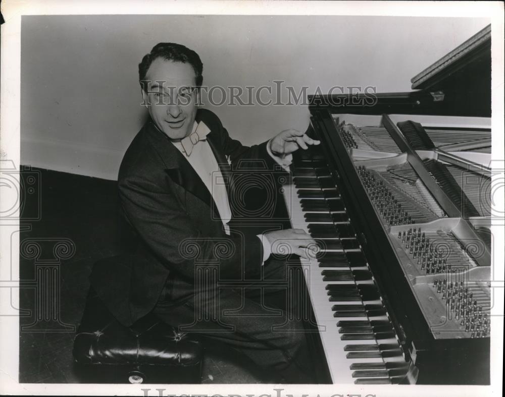 1961 Press Photo Victor Borge Pianist Conductor Composer Actor - cvp00754 - Historic Images