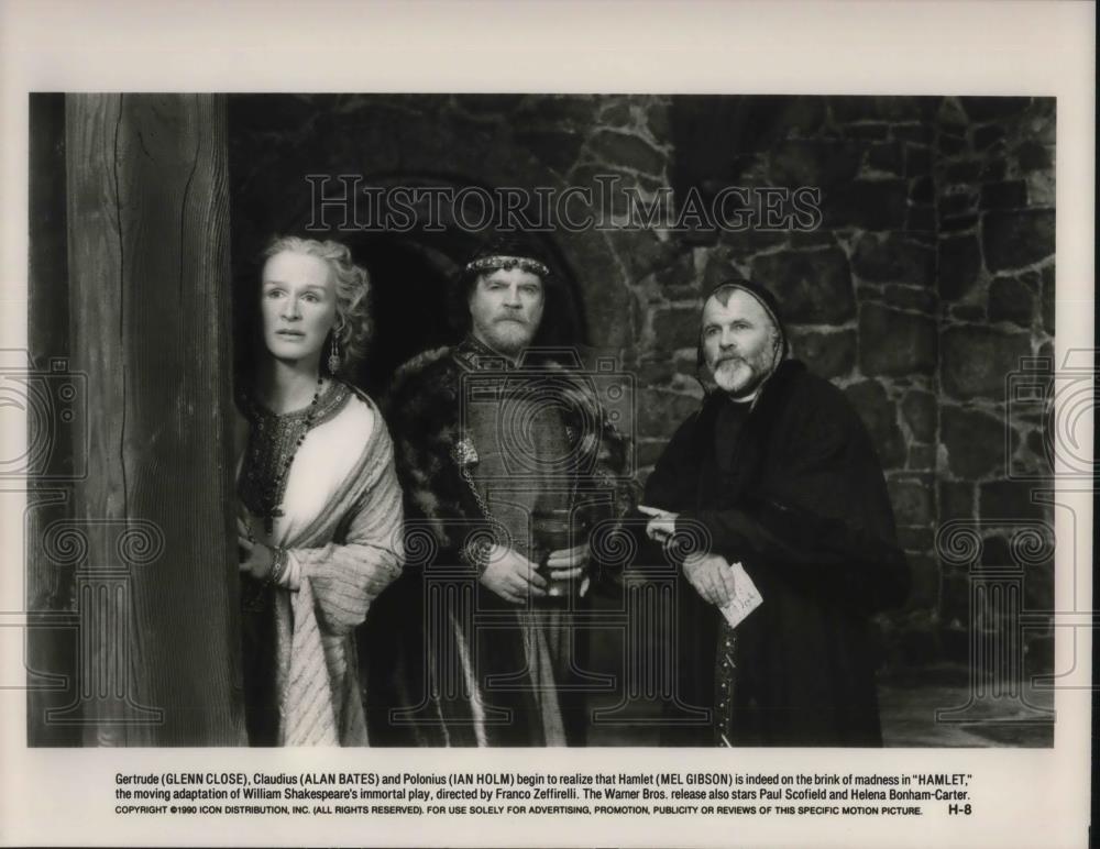 1991 Press Photo Alan Bates and Ian Holm in Hamlet - cvp19039 - Historic Images