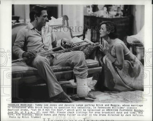 1985 Press Photo Tommy Lee Jones and Jessica Lange star in Cat on a Hot Tin Roof - Historic Images
