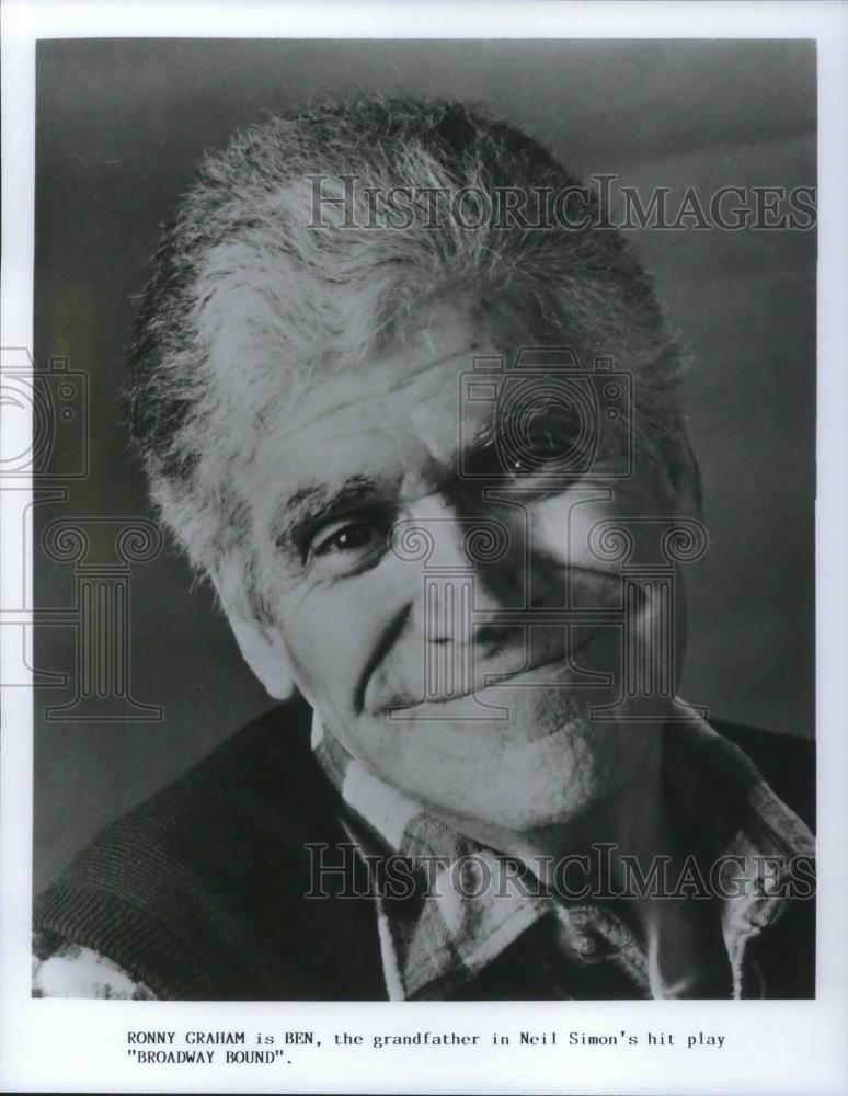 1988 Press Photo Ronny Graham stars as Ben in Broadway Bound - cvp13347 - Historic Images
