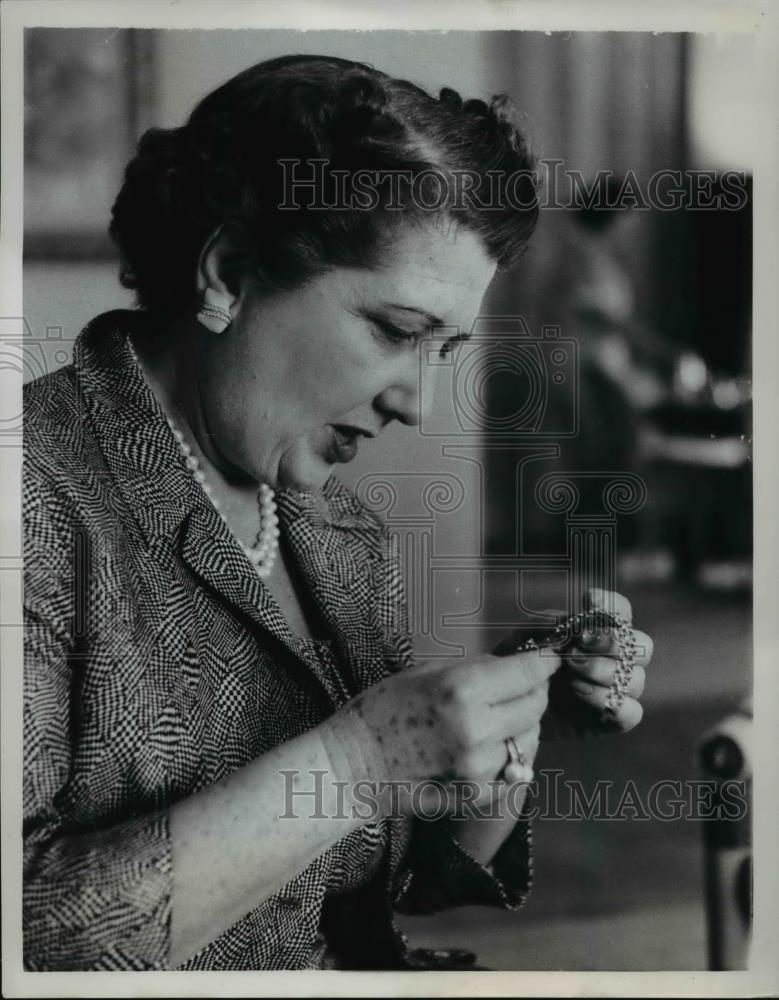 1958 Press Photo Mrs Evelyn Gray Sharp operates own hotel - Historic Images