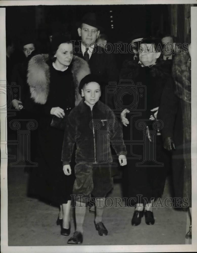 1939 Press Photo Family of the slain five year old, Nancy Glenn at the Trial - Historic Images