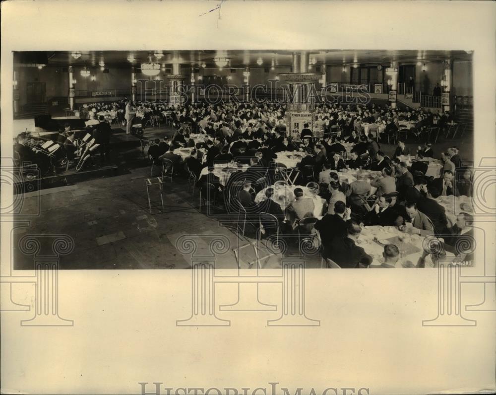 1932 Press Photo Dealers and members of organizations attended the function - Historic Images