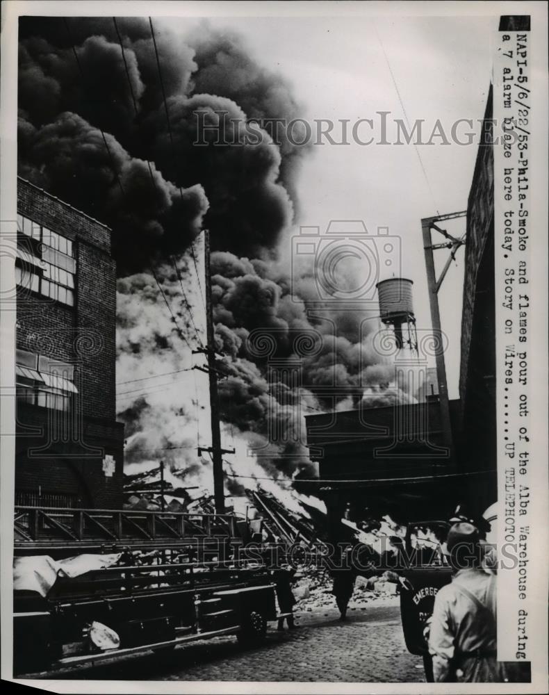 1953 Press Photo Smokes and flames pour out the Alba Warehouse - Historic Images