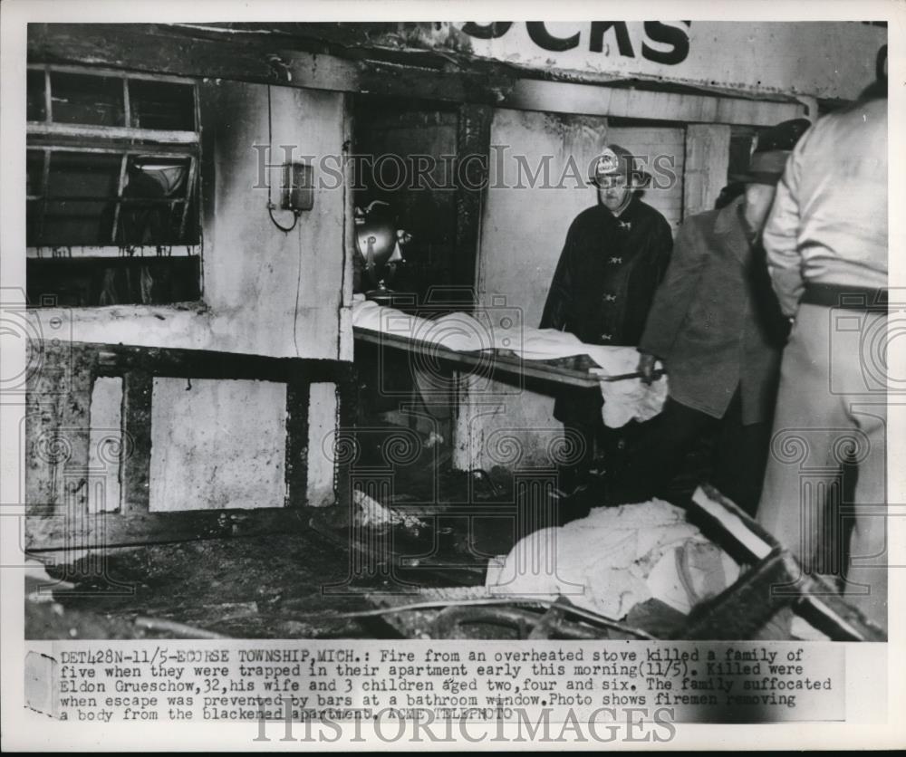 1951 Press Photo Aftermath of a Fire in Detroit - Historic Images