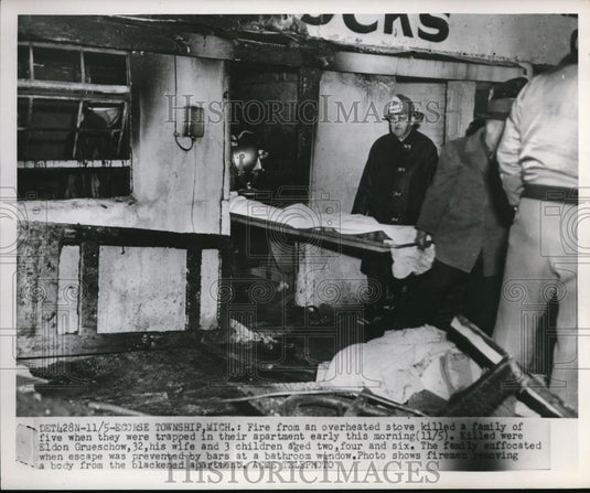 1951 Press Photo Aftermath of a Fire in Detroit - Historic Images