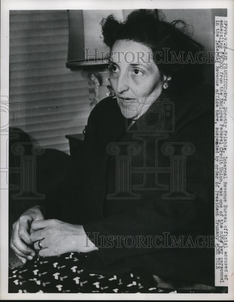 1951 Press Photo Mrs. Dorothy Frisbie, International Revenue Bureau official - Historic Images