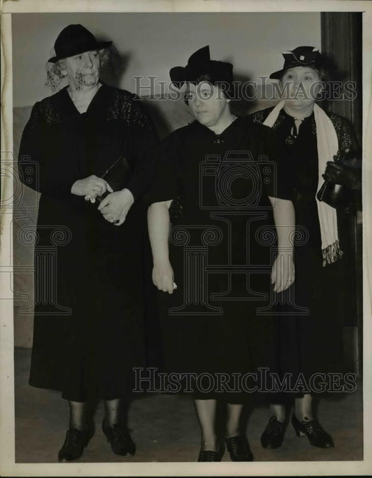1938 Press Photo Mrs Margaret Barhorst, Mrs William Barhost & sister Mary Koning - Historic Images
