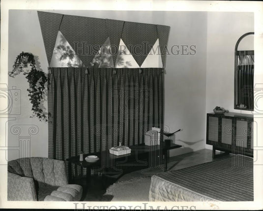 1961 Press Photo Interior view of window treatments for a home's living room - Historic Images