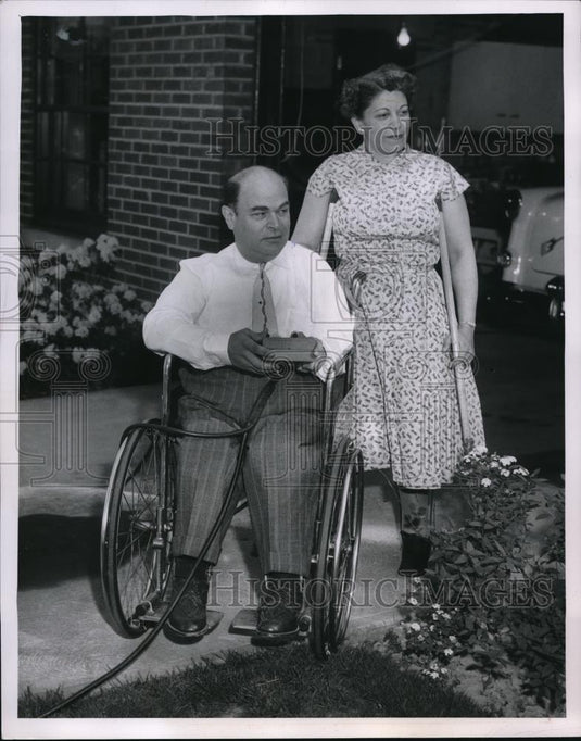 1955 Press Photo Jerome Weiss & wife of Cleveland Heights Ohio - Historic Images