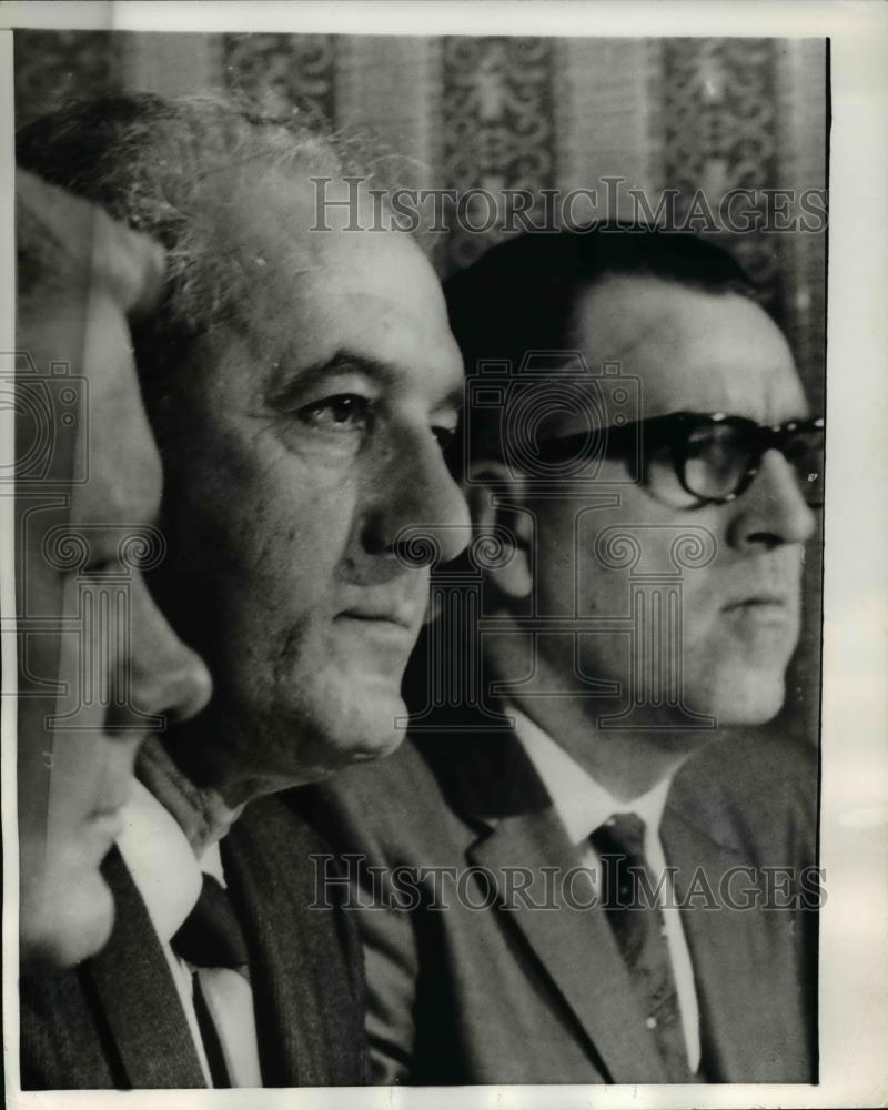 1969 Press Photo John Casseis, Robert Bragg, and Bil Bloom - Historic Images