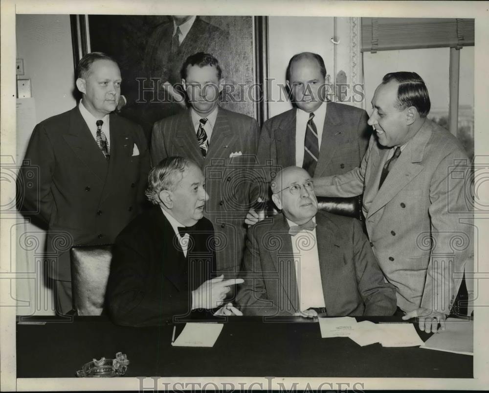 1946 Press Photo T. Connally, E. Thomas, C. Phinney, D. Frazior, Andrew Price - Historic Images