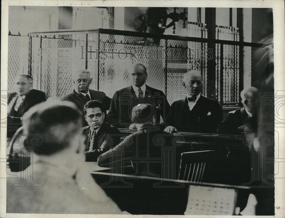 1931 Photo The US Bank officials at the court for the fraudulent charges - Historic Images