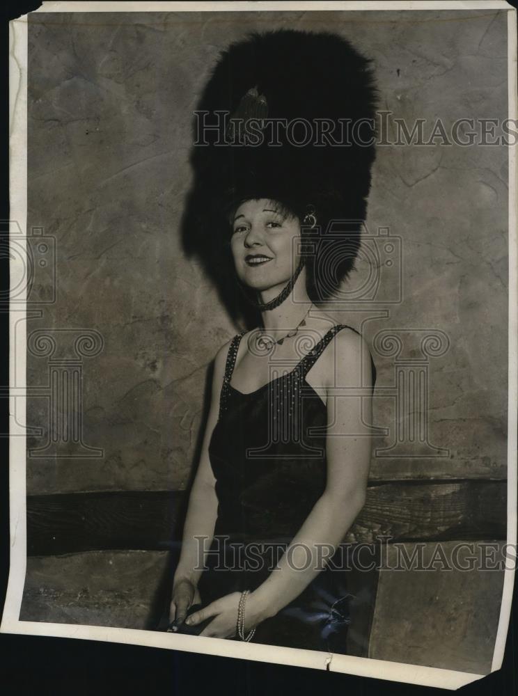 1931 Press Photo Maida Caine of Hotel Fenagato Boston At Old Guard Ball - Historic Images